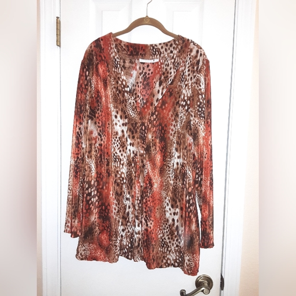 1x Susan Graver Textured Animal Print Cardigan with Hook&  Eye Clasp in Paprika - Picture 1 of 8